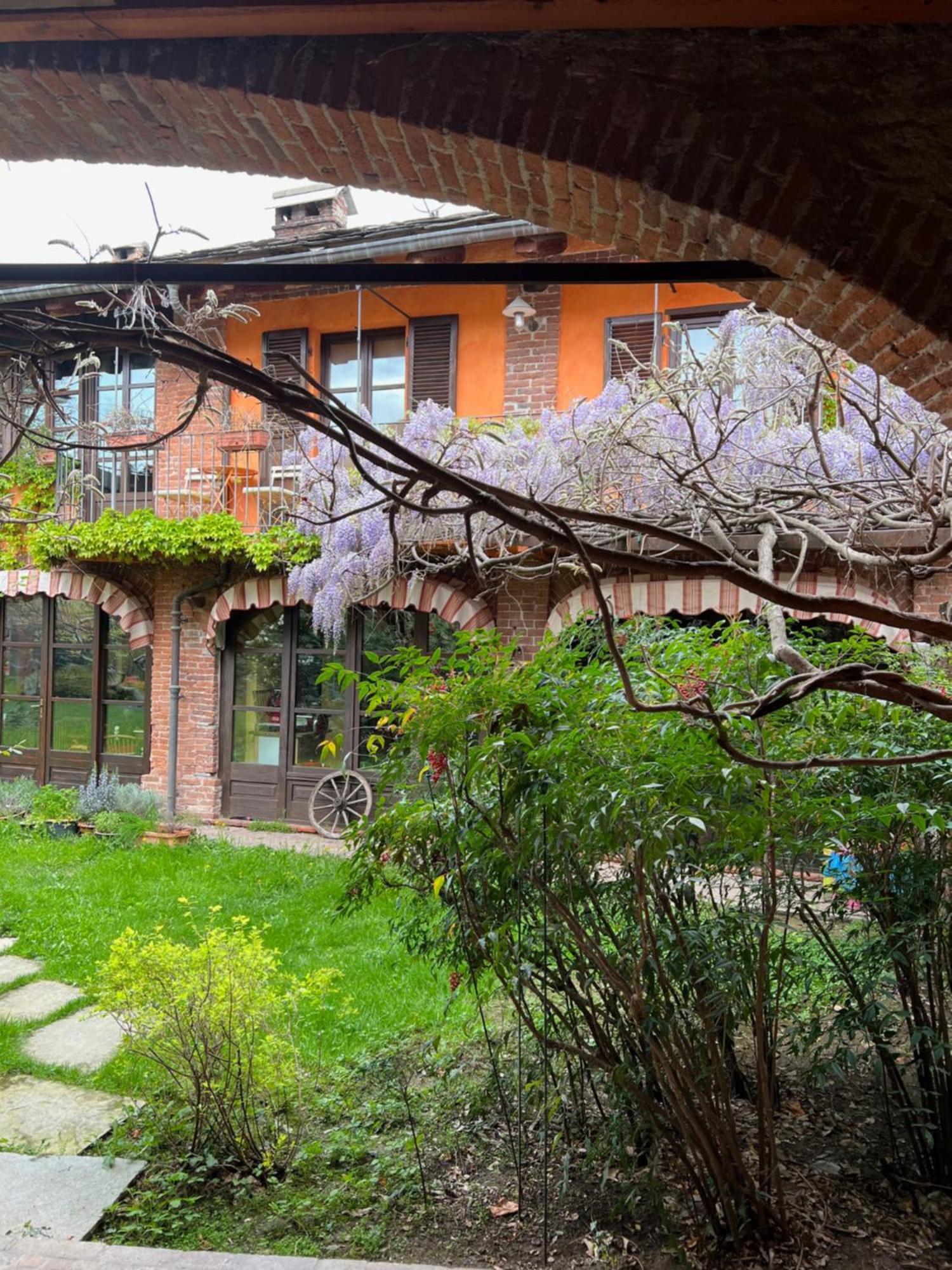 La Casa Arancione Hotel Boves Exterior photo
